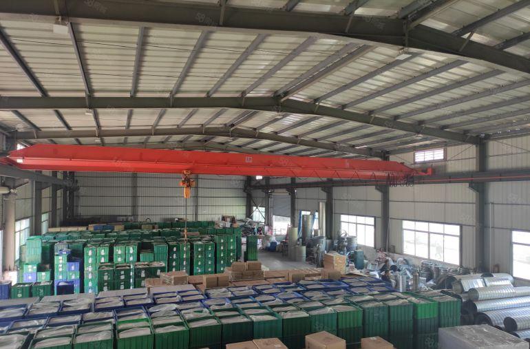 滴水8米独栋钢构厂房出租现成行车办公室适合五金模具设备塑胶等