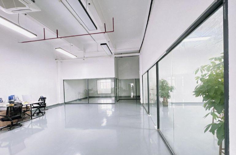 送押金送装修大朗楼上2580平转租，送空调家具