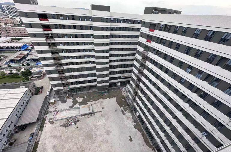 大朗原房东10万平厂房出租，大小可以任意分租，价格实惠