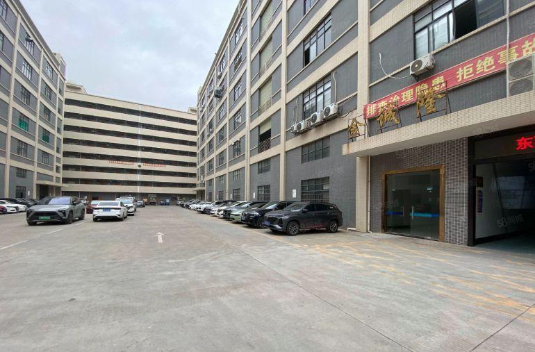 低价厂房出租一楼厂房2300平7.5米高带装修