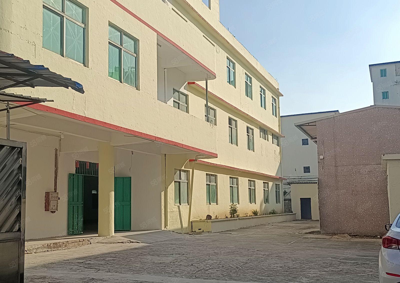 大朗镇原房门独院标准厂房，厂房位置好，交通方便，易招工