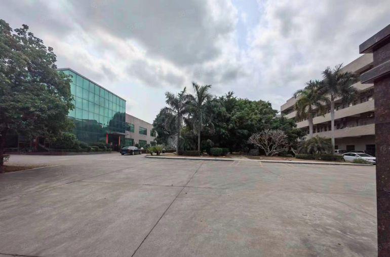 大朗中心，带装修厂房分租标准一楼500平，二楼整层2000平