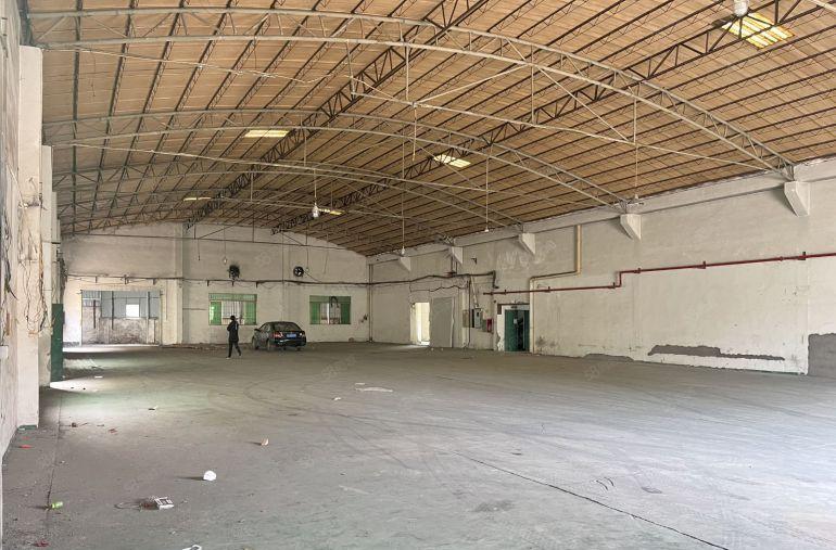 大朗厂房新出原房东单一层独院。空地非常大带装修办公室工业用地