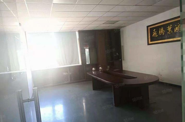 大朗高速口旁独院二楼现成装修600平方厂房低价出租现成水电