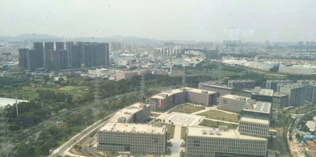 松山湖靠近龙大高速路口新出高薪产业园45000平面积可分租