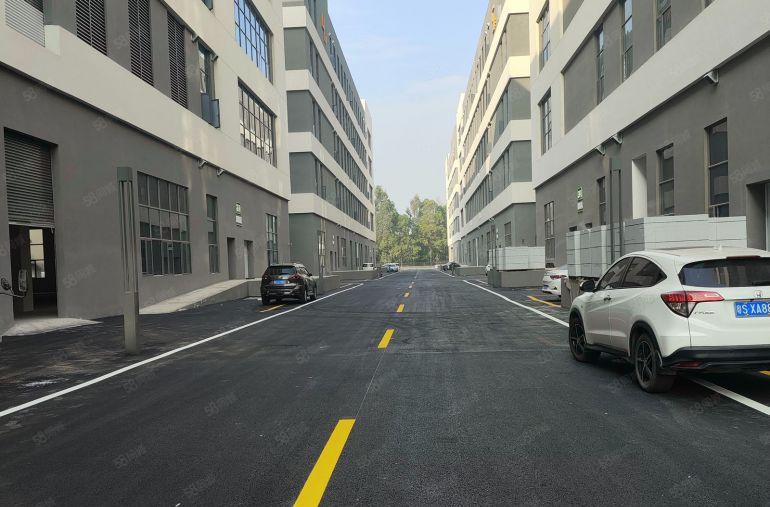 松山湖独栋厂房，5吨货梯可办环评，享受优惠政策特价13元急租