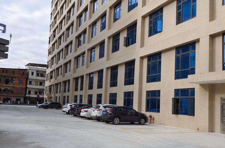 高速出口旁省道边可做卖场全新红本厂房10000平可办环评