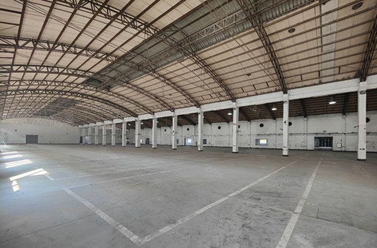 带卸货平台11米高带牛角厂房20000平方1000平方起分租