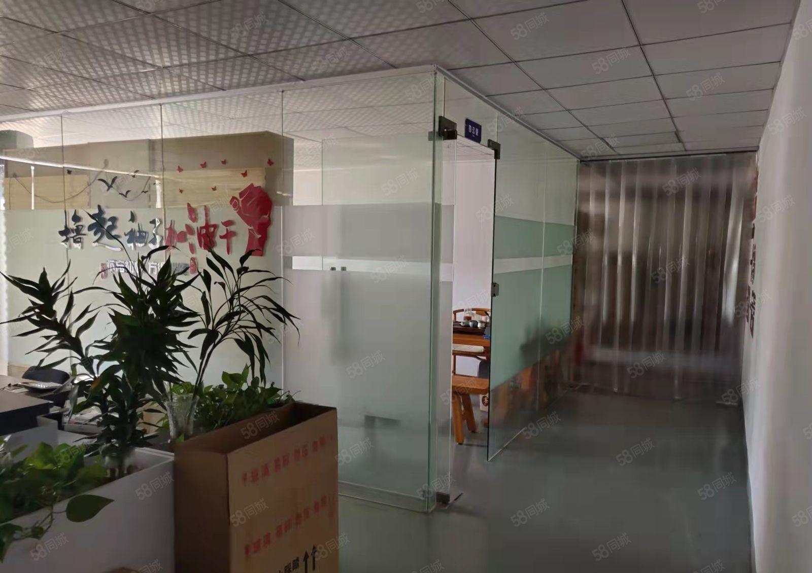 黄江镇中心新出楼上无尘车间厂房出租，带有现成精装修办公室