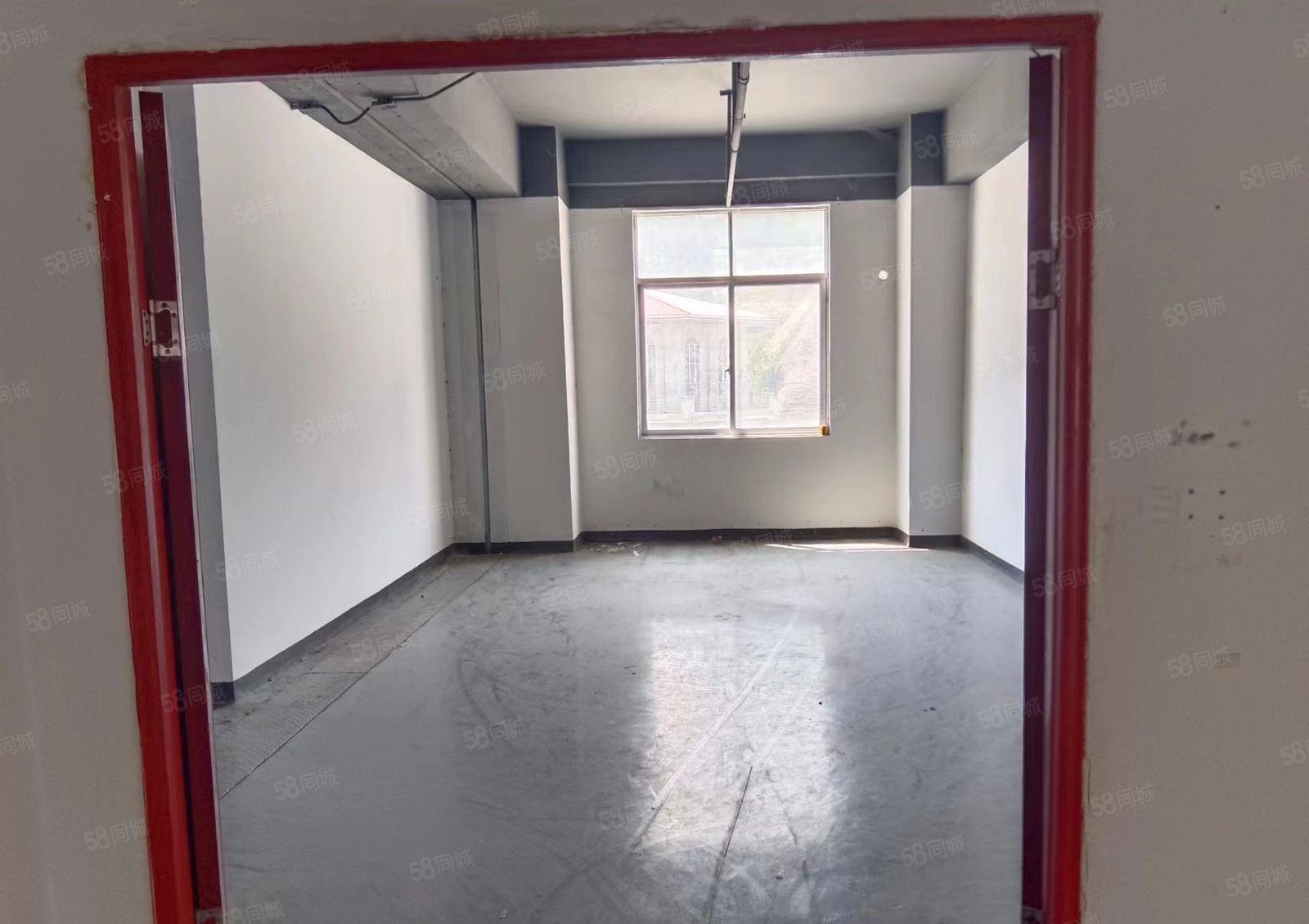 整层带装修，带办公室，原房东物业，价格低至12块一平