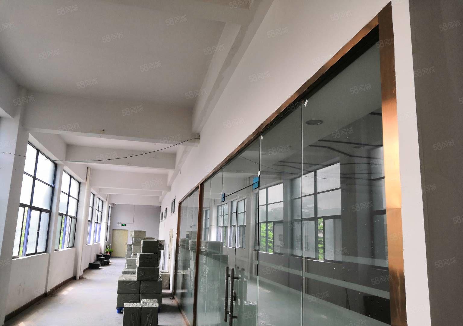 黄江镇中心新出楼上带装修厂房1500平米