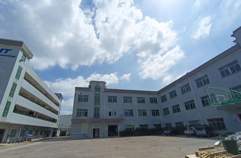 黄江北岸自有厂房2000平带大气前台豪华装修可低价甩