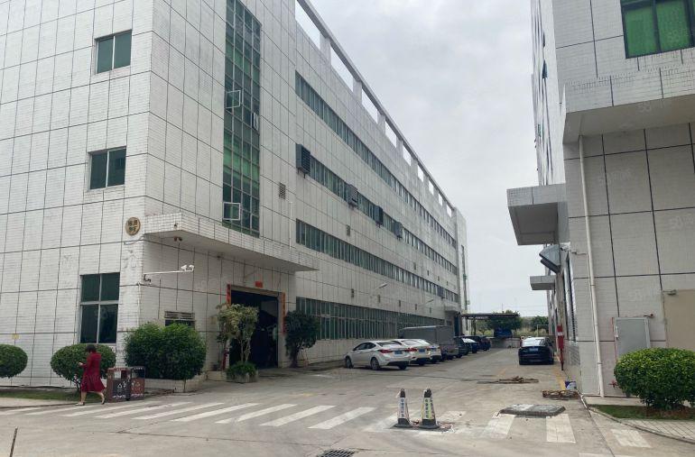 黄江镇临深片区新出原房东国有证6600平方米。