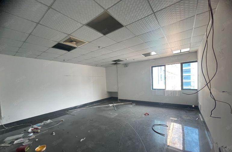 黄江镇临深单层2900平低价出租二台货梯工业用地之前做电池