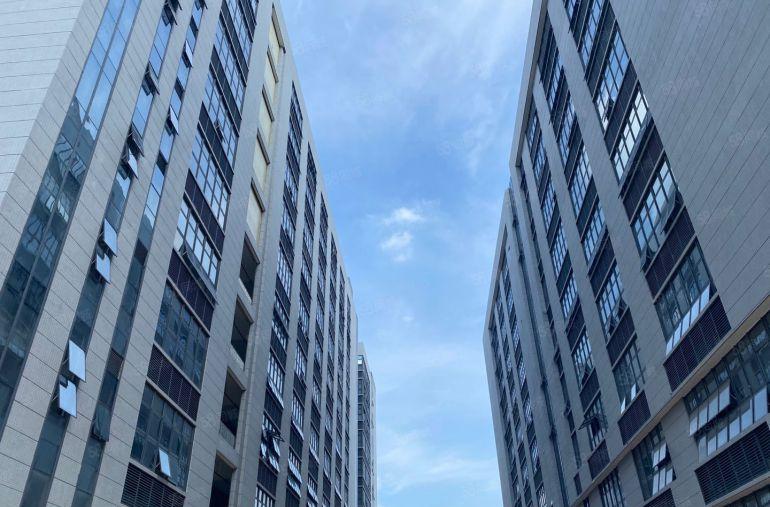 黄江高速出口工业园厂房分租一楼楼上单层2000平方含税9个点