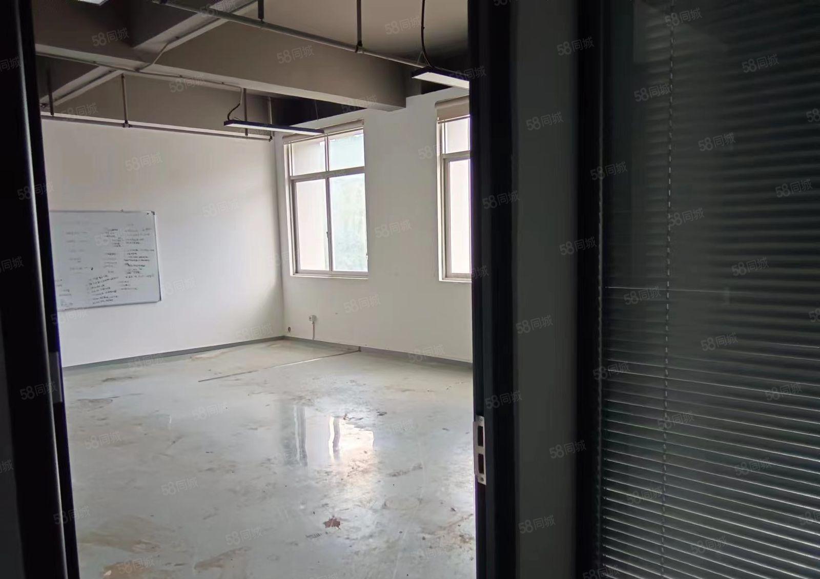 整层带装修，带办公室，原房东物业，价格低至12块一平