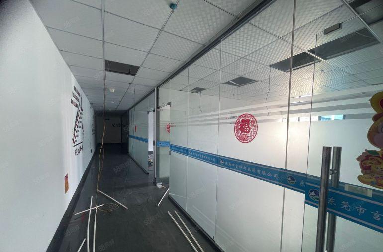 黄江镇临深单层2900平低价出租二台货梯工业用地之前做电池