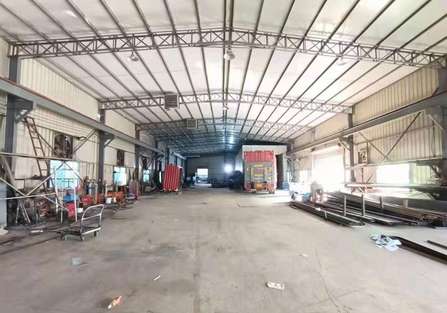 黄江临近公明塘厦单一层钢构厂房出租，滴水8米，带有一部行吊
