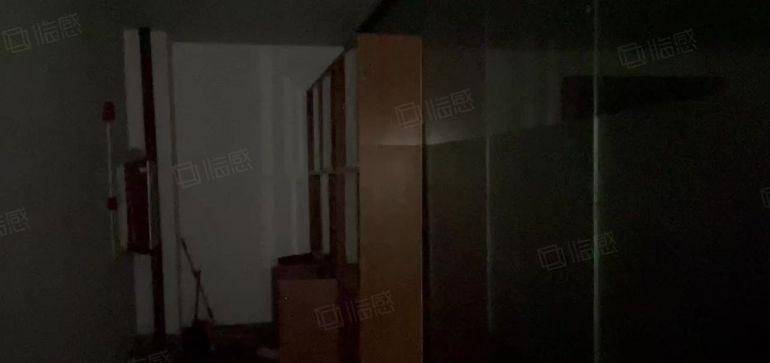 黄江镇临深一楼2280平有环评带航车现成装修低价出租