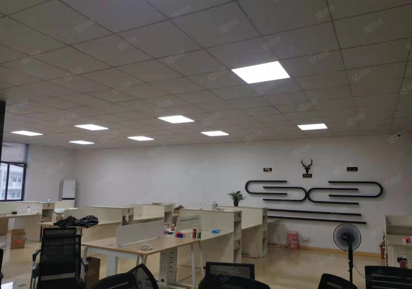 黄江镇合路工业区新出一二楼标准花园式厂房，每层1350平。