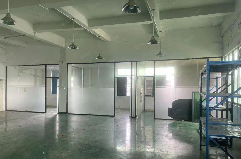 黄江新出楼上1500平方米。6米高有办公室