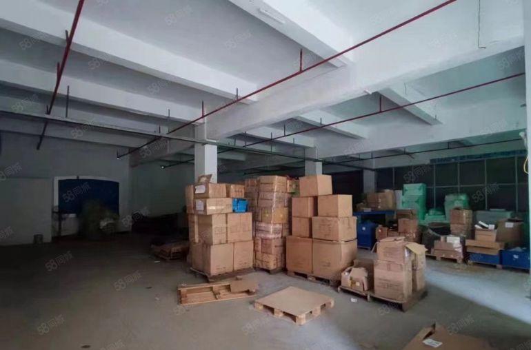 黄江厂房出租低价出租楼上一层680平方，带喷淋出租，精装修