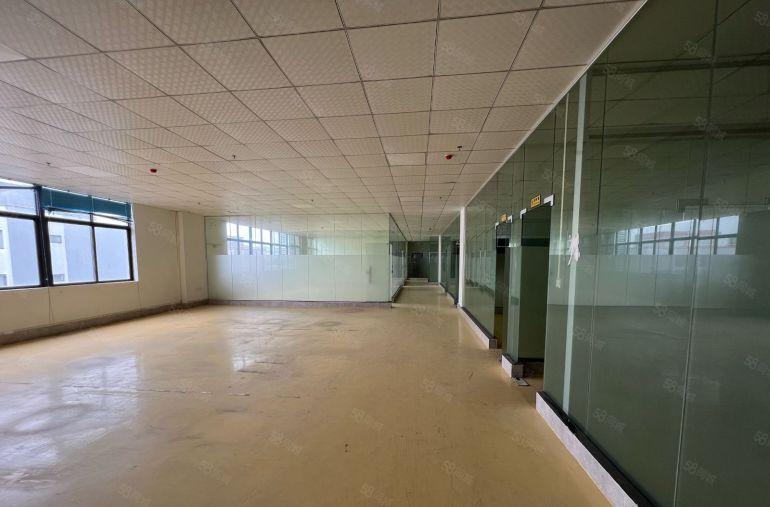 黄江厂房楼上精装修5000平方，可分租，水电现成