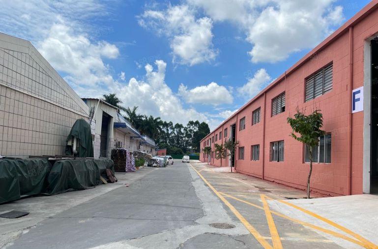 黄江新出原房东独院厂房空地超大工业用地周边没居民。大小可分租