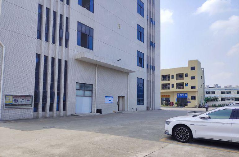 黄江板湖原房东二楼2000平实际面积出租空地大交通方便