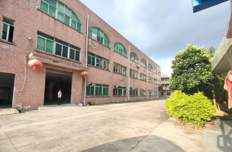 东莞横沥田美工业园，原房东独门独院6000平，租金12元