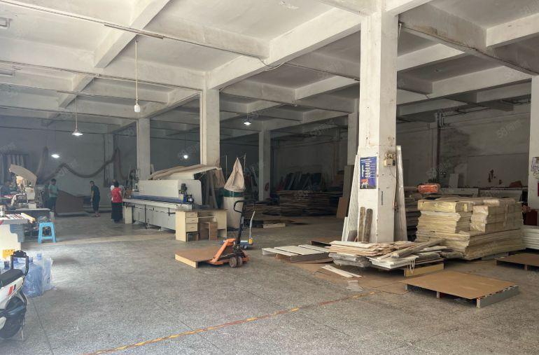 大岭山镇大沙标准一楼1100平高度5米现成阁楼办公室低价出租