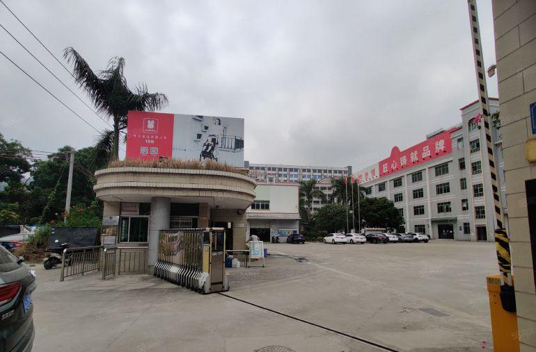 大岭山大塘新出二楼整层厂房1280平方带精装修，超低价格出租