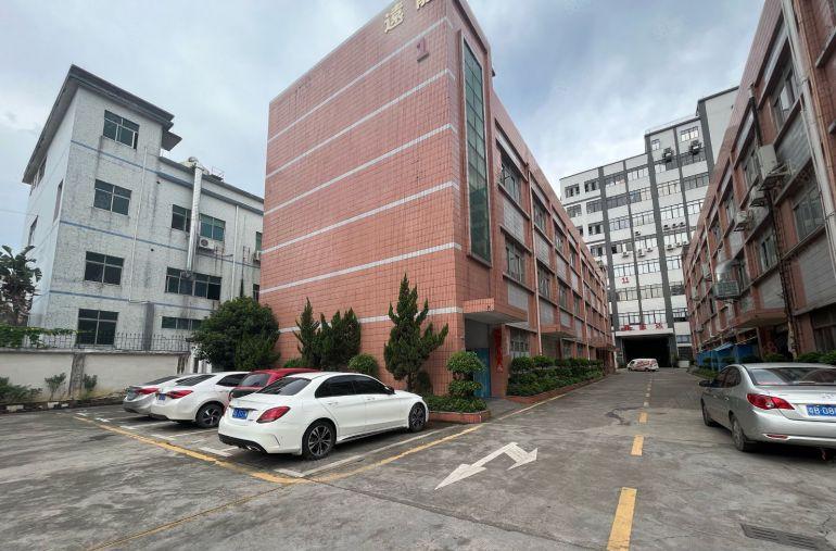 大岭山颜屋工业园独栋3层2400平低价出租精装修