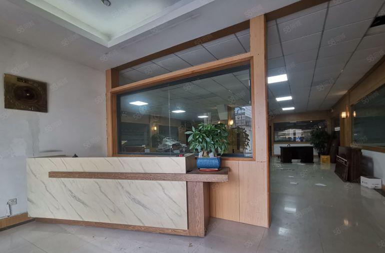 大岭山工业园标准一楼2000平豪华前台装修大小可分租，靠高速