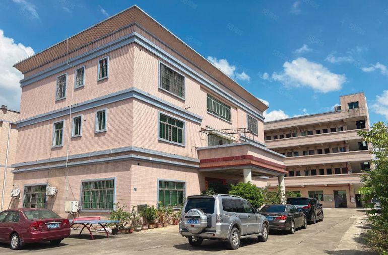 大岭山镇大塘厂房一楼出租无转让费，空地大带喷淋