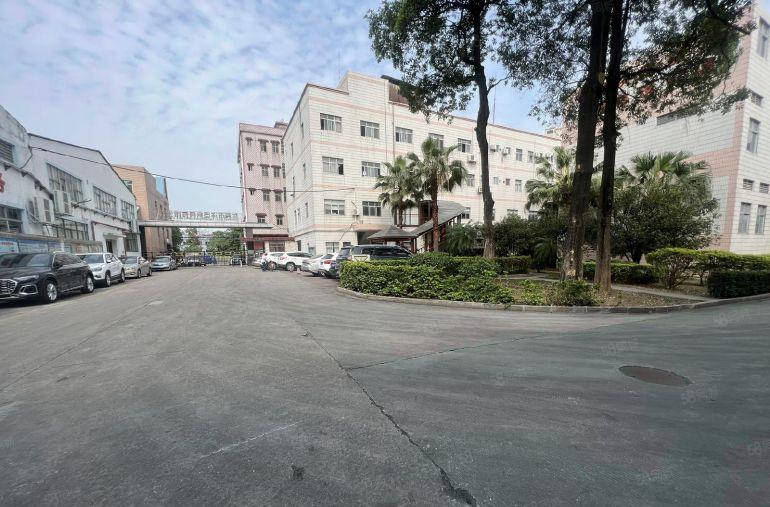 大岭山国道边上原房东独门独院单一层厂房出租，有家具环评