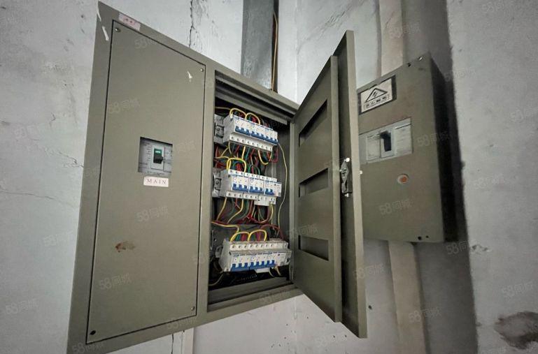 大岭山杨屋工业区2楼350平低价出租 靠近莞长路 易招工