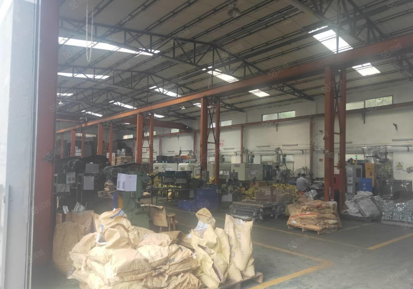 大岭山连马路新出重工业单一层3800平方厂房出租 带现成行车