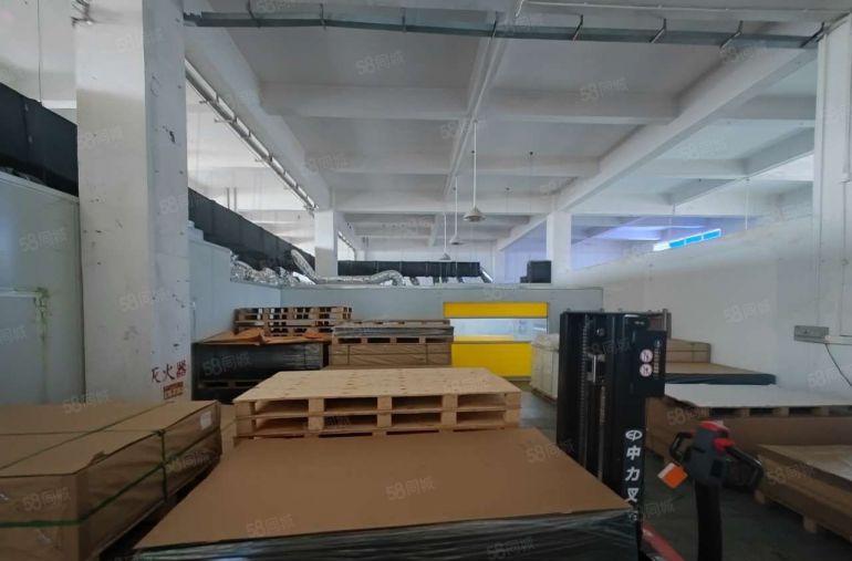 大岭山镇杨屋工业区一楼800平高度6米临近高速路口，低价出租