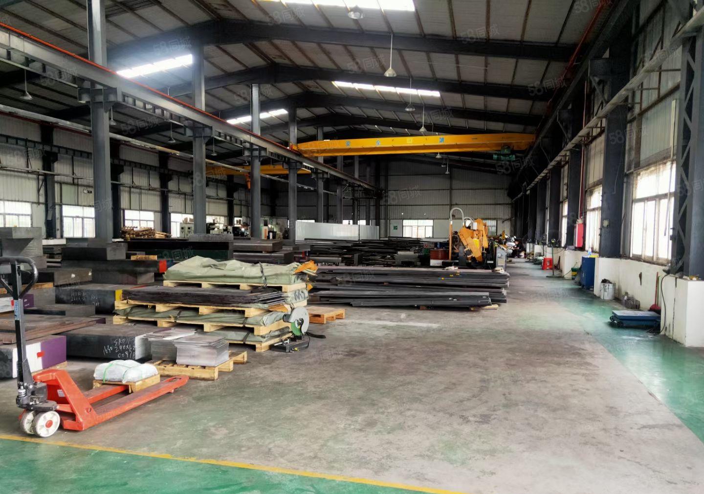 大岭山百花洞月底空出1500平8米高带航车隔楼办公室厂房出租