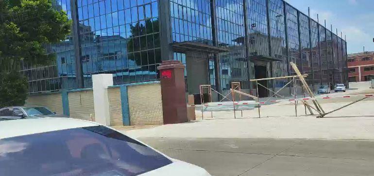 大岭山镇原房东钢钩独院厂房，1000平起分租，带牛角，空地大