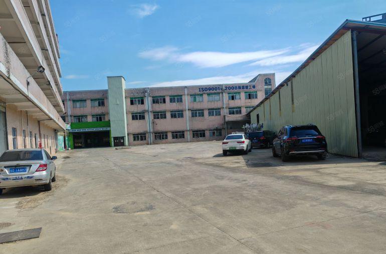 大岭山镇国道边村委厂房二楼2650平，现成无尘车间，水电齐全