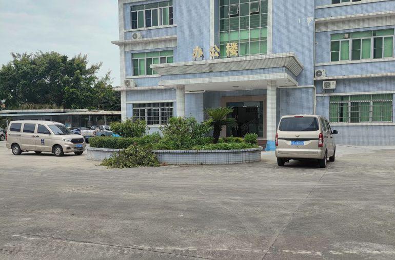 大岭山原房东三层独院厂房，独立办公楼，水电过户特价11元急租