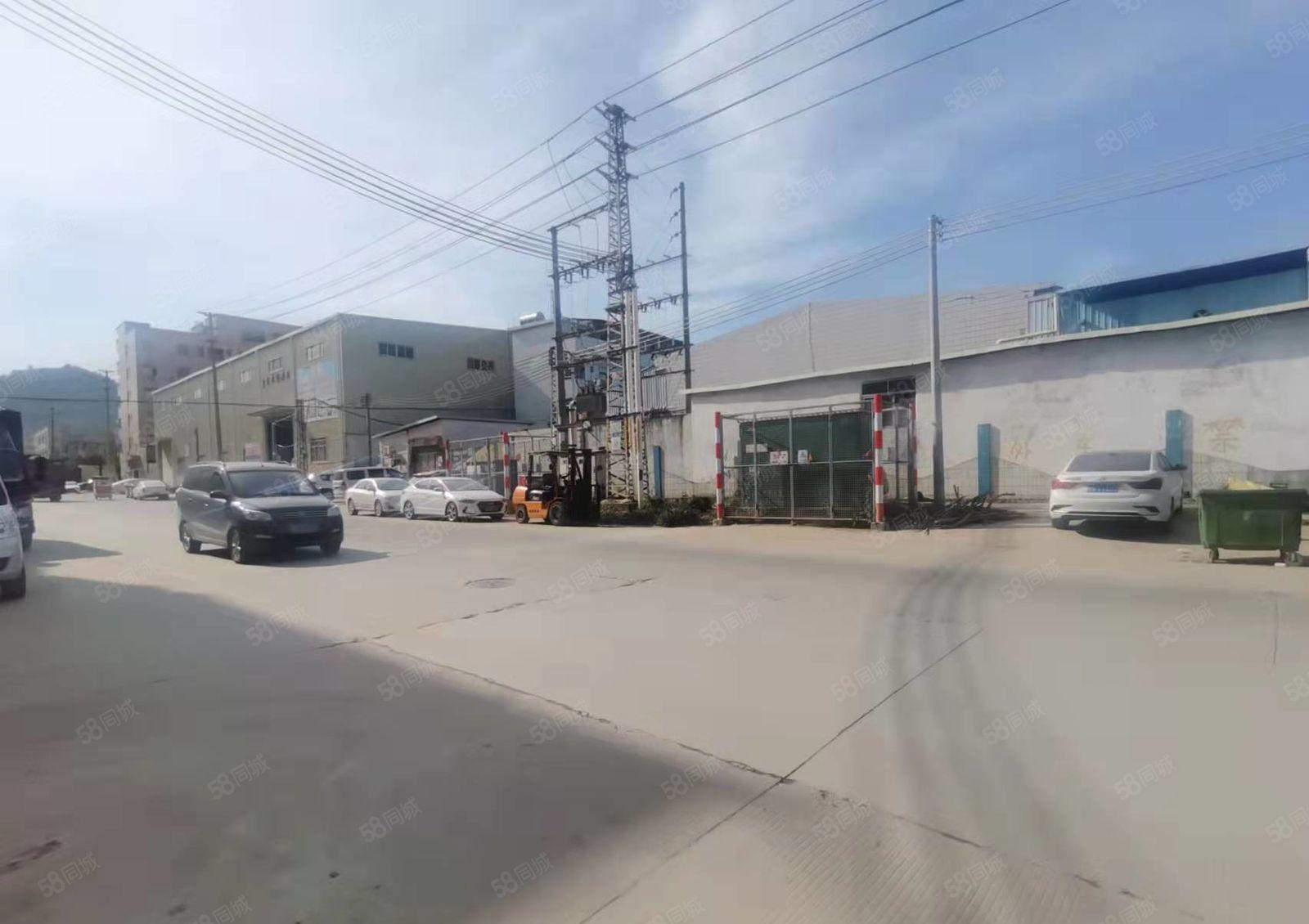 大岭山高速口原房东独院厂房出租，1700平，滴水8米，带行车