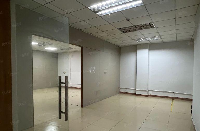 大岭山颜屋一楼650平精装修厂房低价出租 临近深圳 交通方便