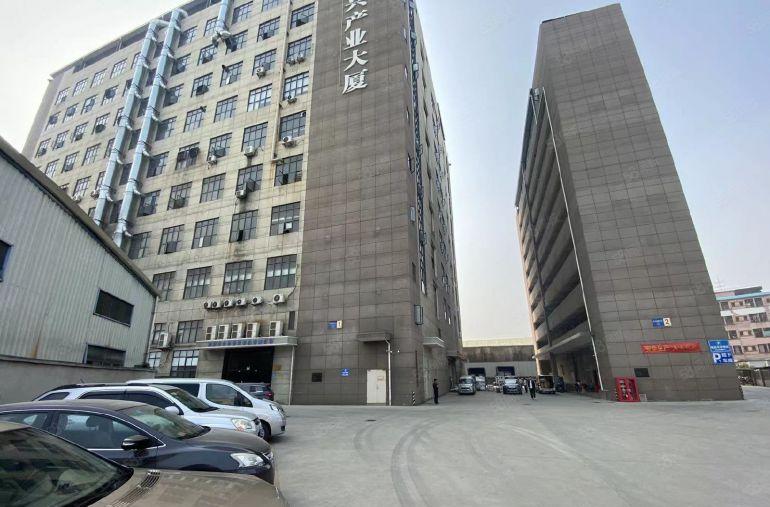 大片美重型工业装修厂房，适合多种污染刚行业，现成办公室