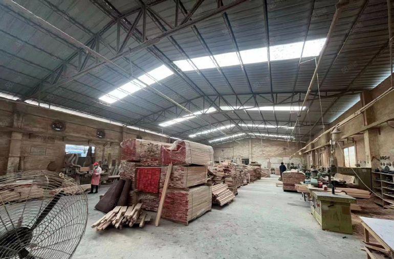 临近高速  大岭山出租原房东钢构厂房1300平 可办环评可租