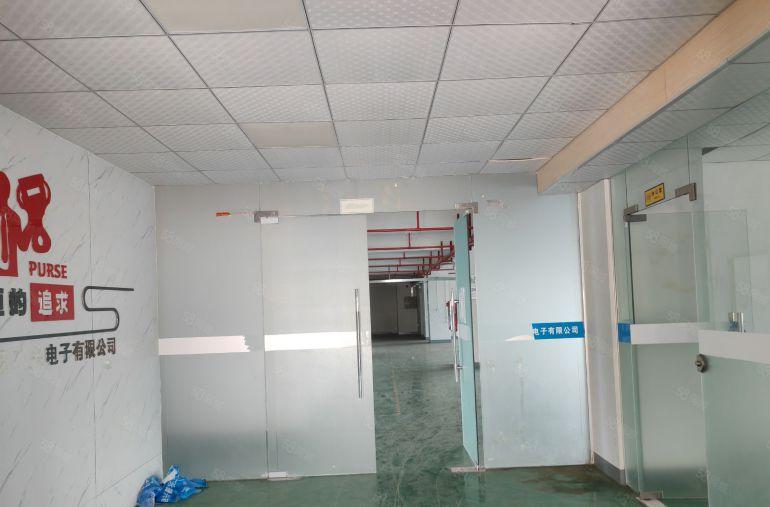 大岭山镇原房东工业园标准厂房楼上现成水电装修办公室960平方