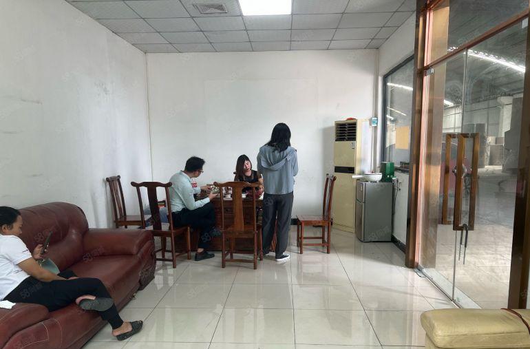 大岭山镇大沙村钢结构2860平高度7米，无柱子，空地大