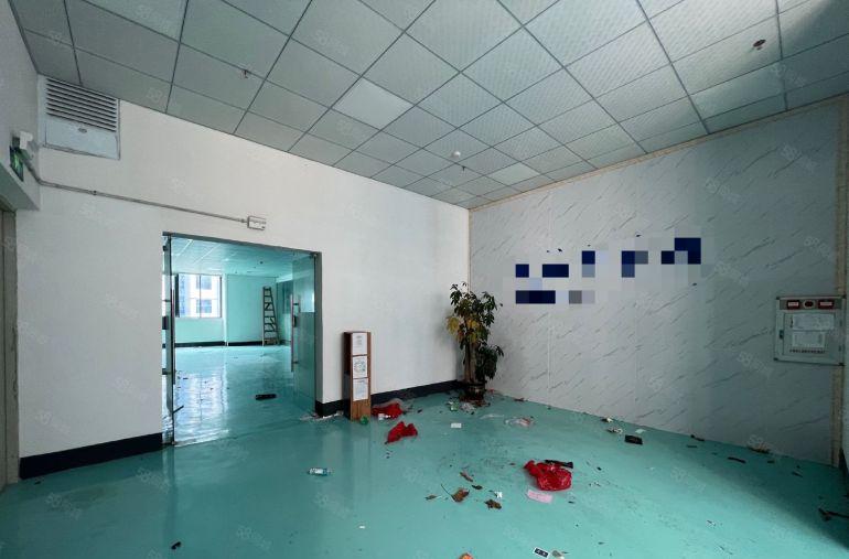 大岭山镇大塘原房东楼上1390平整层现成装修上市形象低价出租